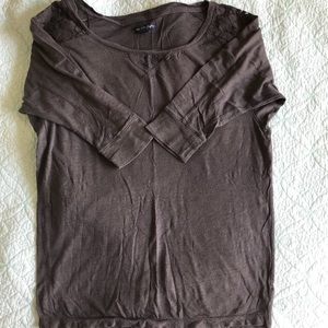 American Eagle women’s small gray tee